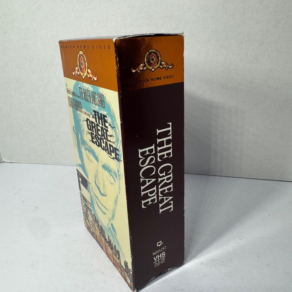 Vintage "The Great Escape" (1963) VHS 2 Tape Box Set Steve McQueen James Garner - Picture 2 of 4
